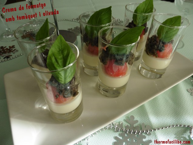 Crema de formatge amb tomàquet i olivada