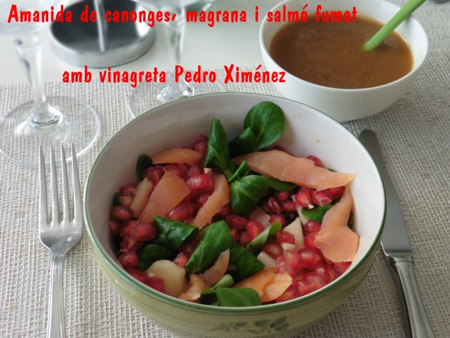 Amanida de canonges, magrana i salmó fumat 1