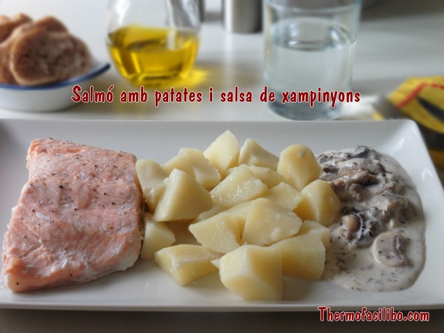 Salmó amb patates i salsa de xampinyons