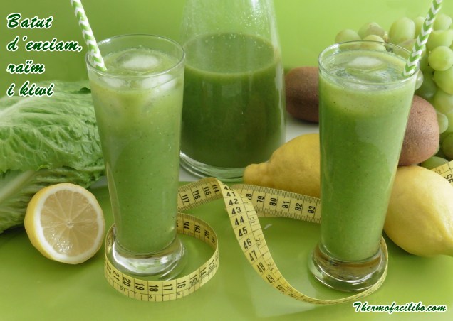 Batut d' enciam raïm i kiwi