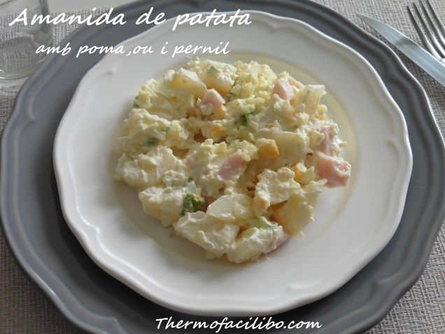 Amanida de patata amb poma ou i pernil