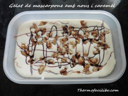 Gelat de mascarpone amb nous i caramel prep