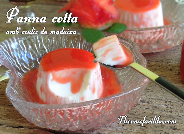 panna-cotta-amb-coulis-de-maduixa