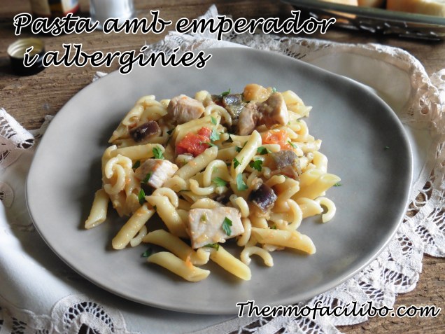 Pasta amb emperador i albergínies