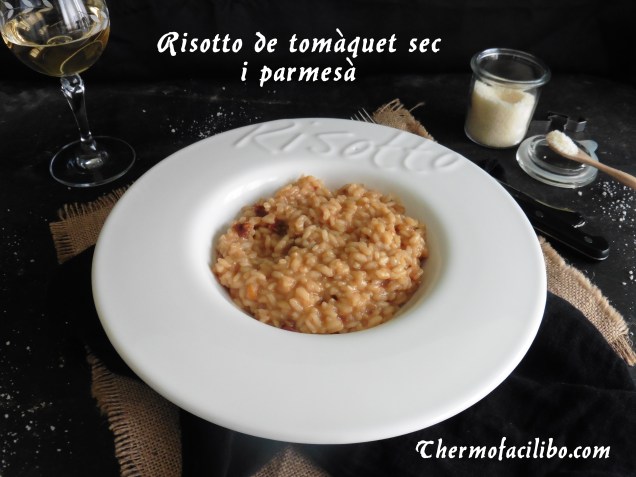 Risotto de tomàquet sec i parmesà