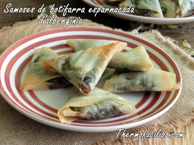 Samoses de botifarra esparracada d' albergínia...