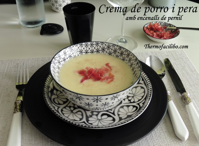 Crema de porro i pera amb encenalls de pernil