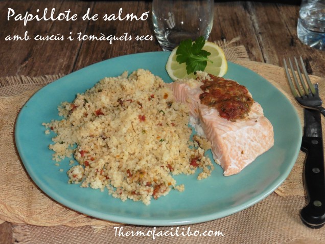 Papillote de salmó amb cuscús i tomàquets secs