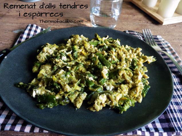 Remenat d'alls tendres i espàrrecs.1