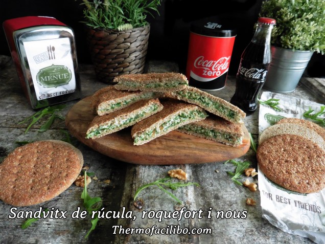 Sandvitx de rúcula, roquefort i nous