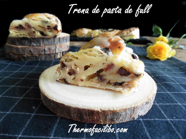 Trena de pasta de full amb crema i fruits secs.3