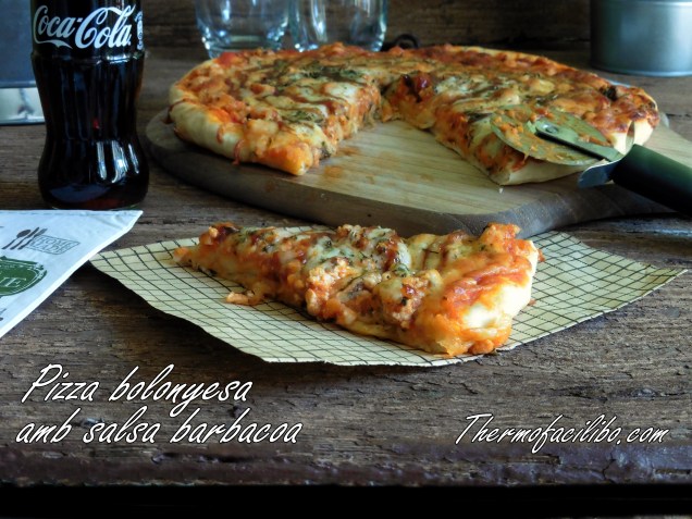 Pizza bolonyesa amb salsa barbacoa+