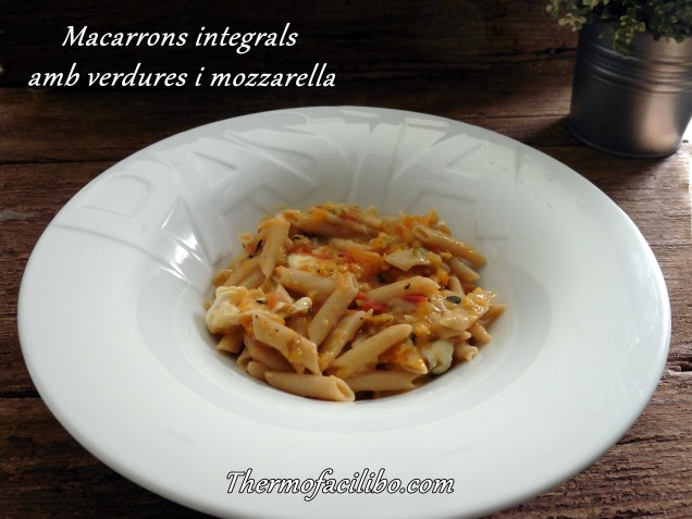Macarrons integrals amb verdures i mozzarella
