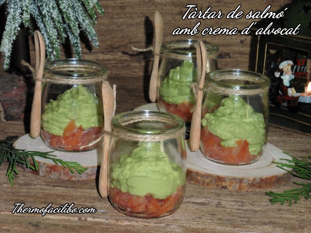 tartar de salmo amb crema alvocat