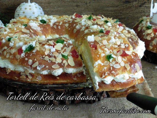 Tortell de Reis de carbassa farcit de nata.1