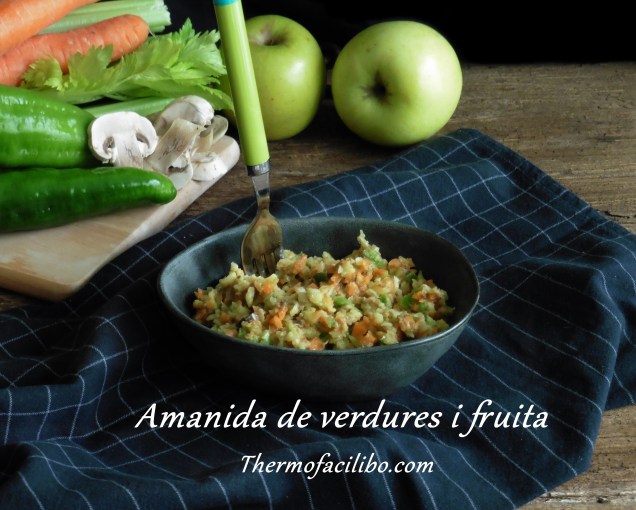 amanida de verdures i fruita