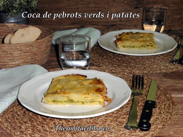 Coca de pebrots verds i patates